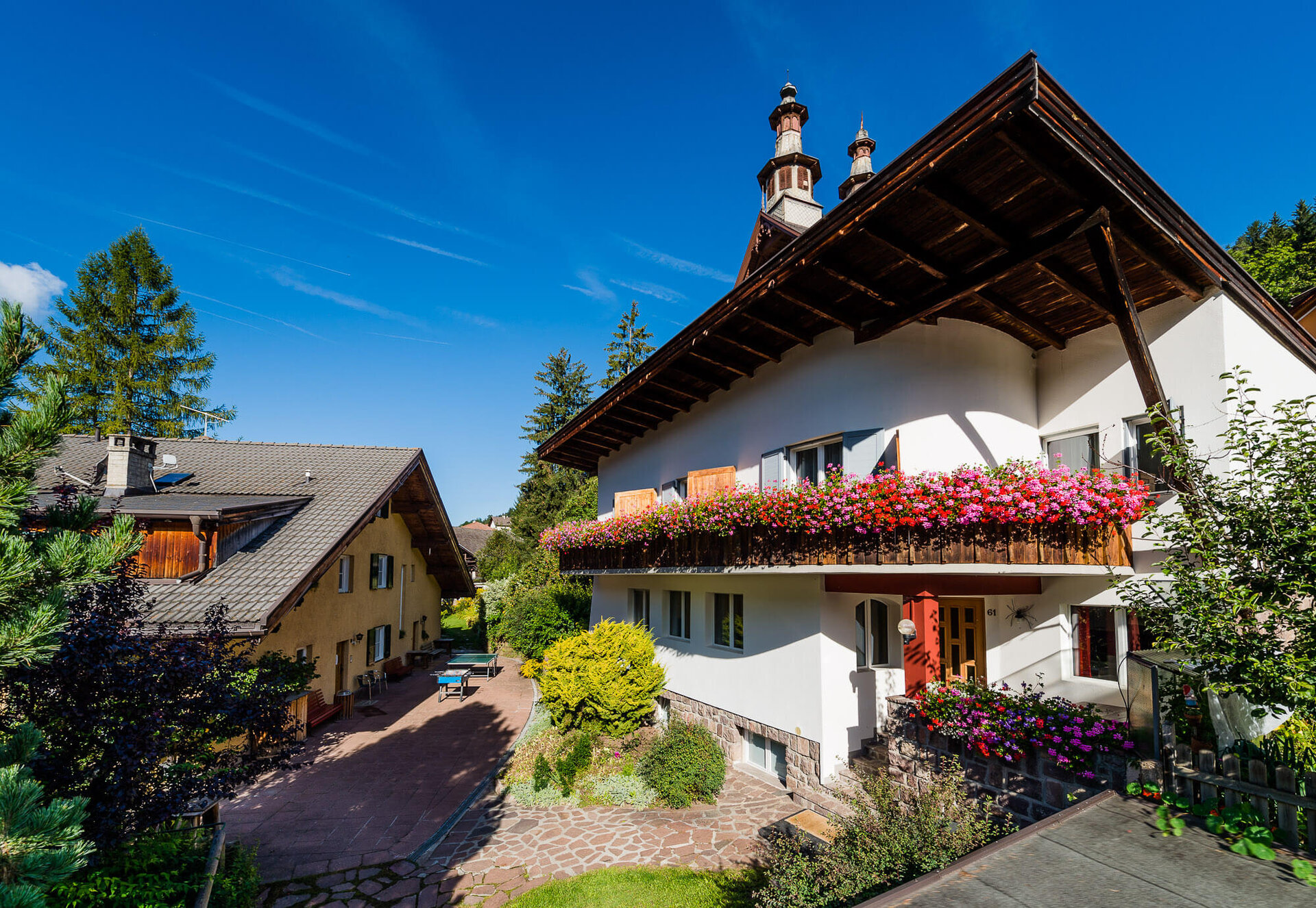 Chalet Villa Exterior